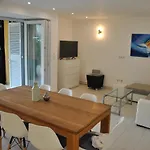 فيلة Direct Seafront بيبينيا