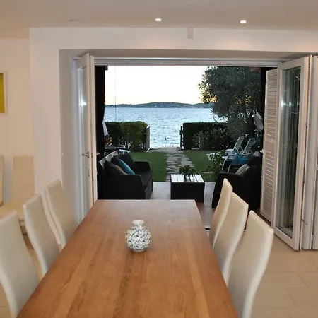 Direct Seafront Villa