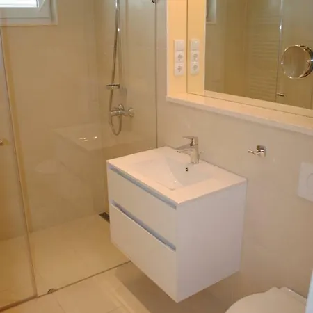 Direct Seafront Villa *