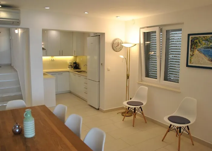 Direct Seafront Villa