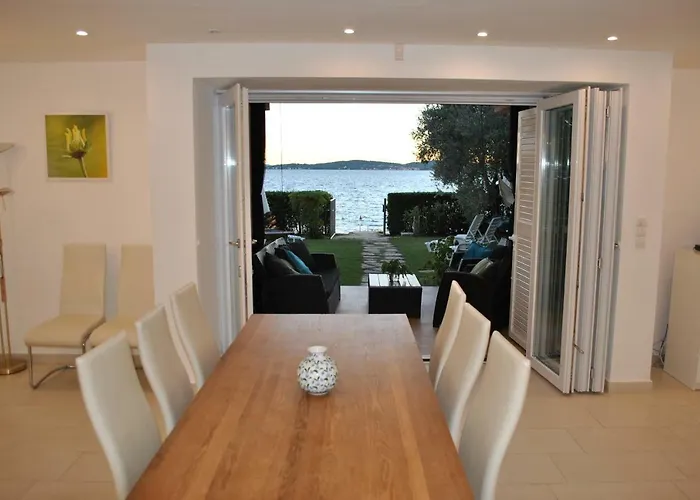 Direct Seafront Villa