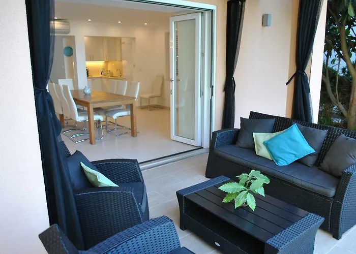 Direct Seafront Bibinje