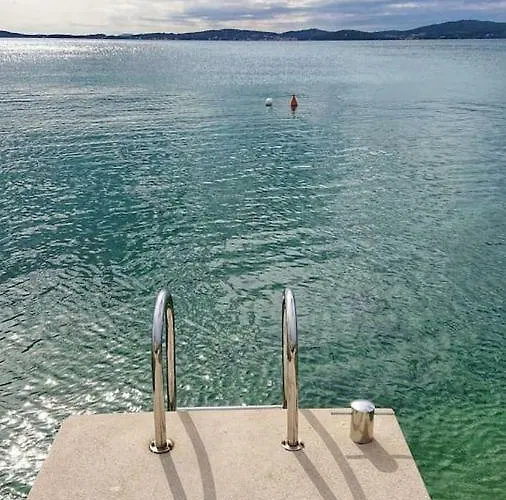 Direct Seafront Willa Bibinje